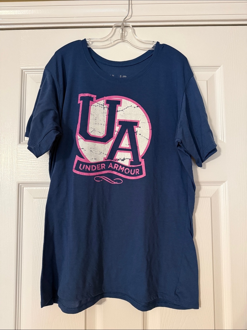 ** LAST CHANCE ** WOMEN’S Under Armour tshirt L
